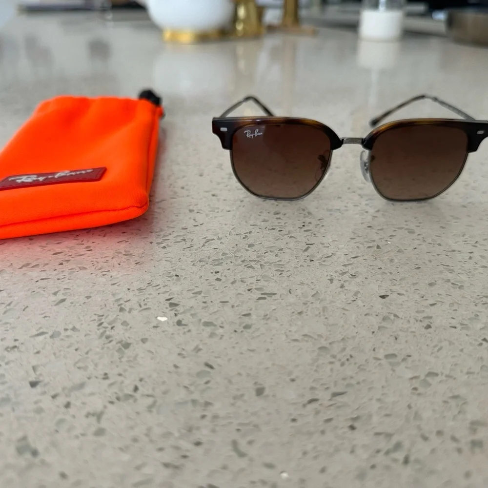 Brand New Ray-Ban Brown Gradient Clubmaster Sunglasses